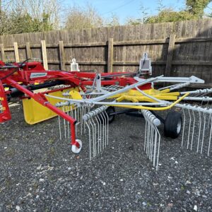 Pottinger top 612 mounted rake